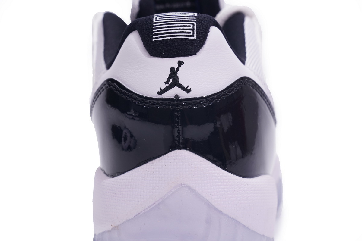 Air Jordan 11 Retro Low Concord