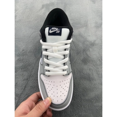 Nike SB Dunk Low Lunar Eclipse 313170-002 02