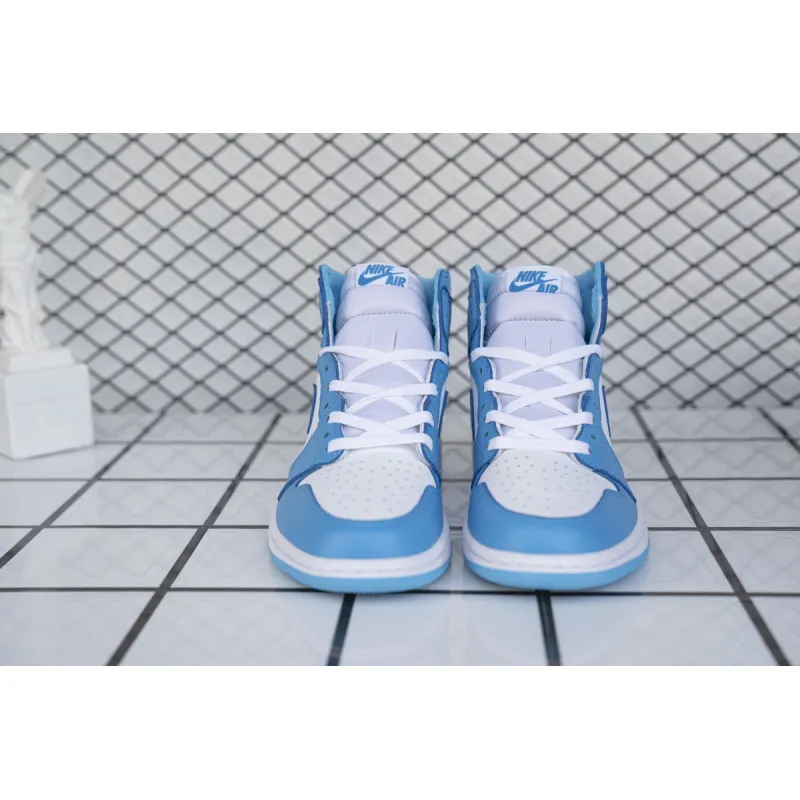 Air Jordan 1 Retro UNC