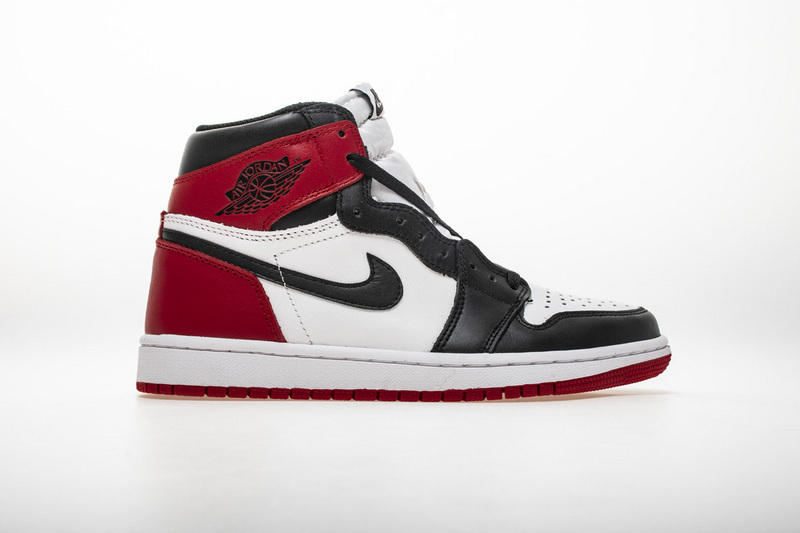 Air Jordan 1 Retro Black Toe (2016)