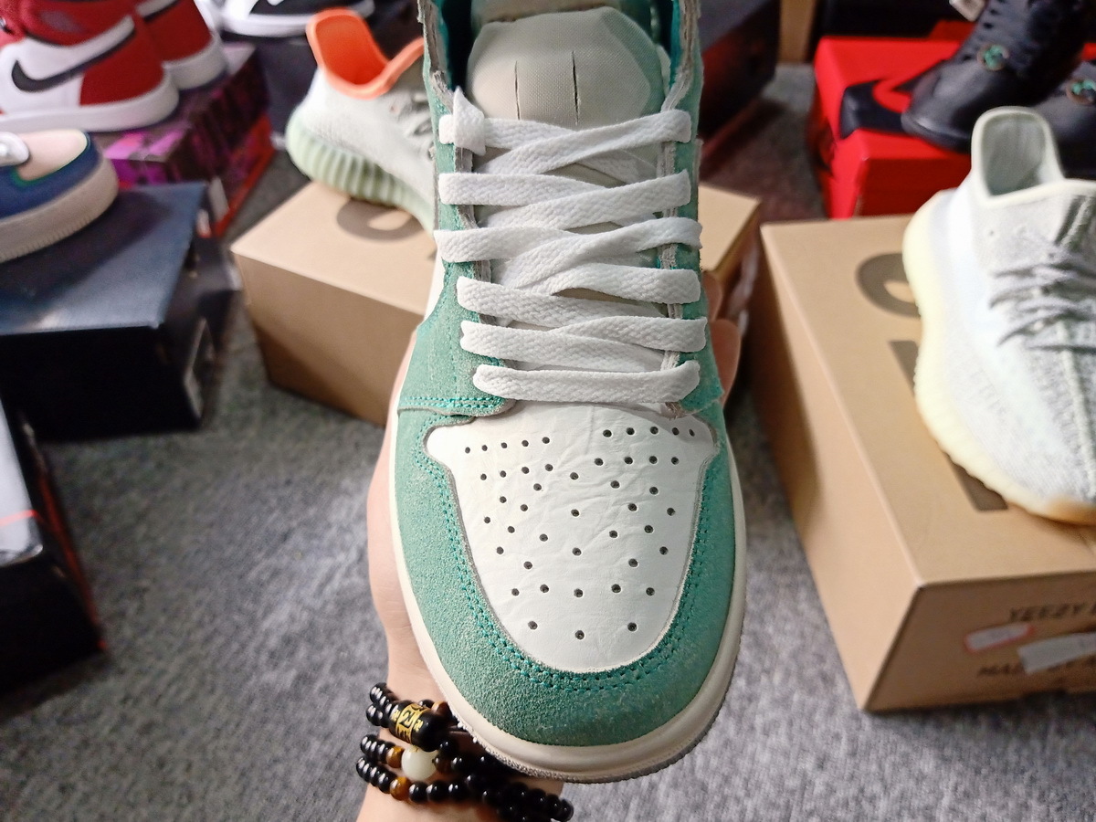 Air Jordan 1 Retro High Turbo Green