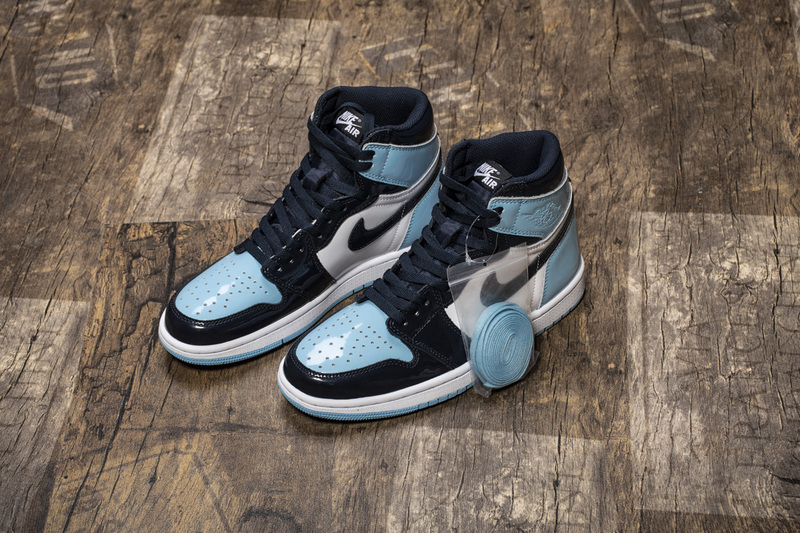 Air Jordan 1 Retro High UNC Patent (W)