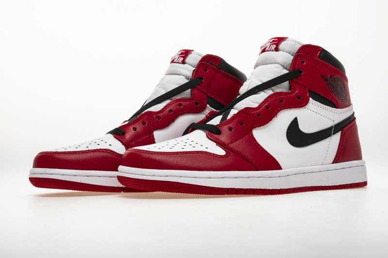 Air Jordan 1 Retro Chicago (2015)