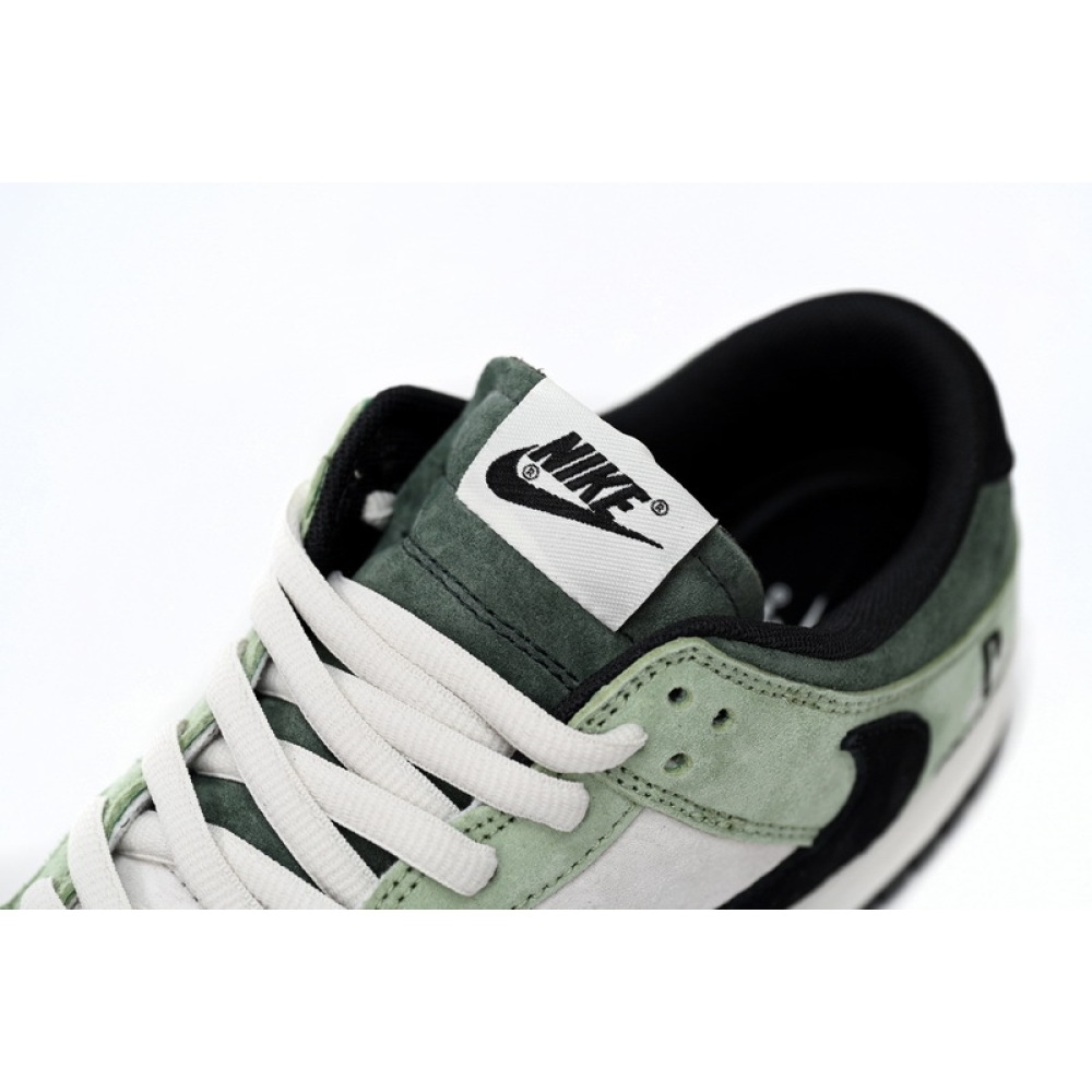 Travis Scott x PlayStation x Nike Dunk Low ”PS5″ CU1726-777