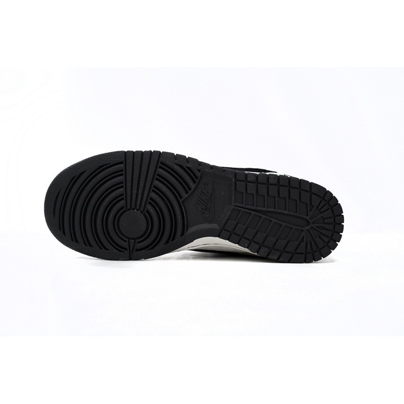 Nike Dunk Low “Broncos” 304292-184
