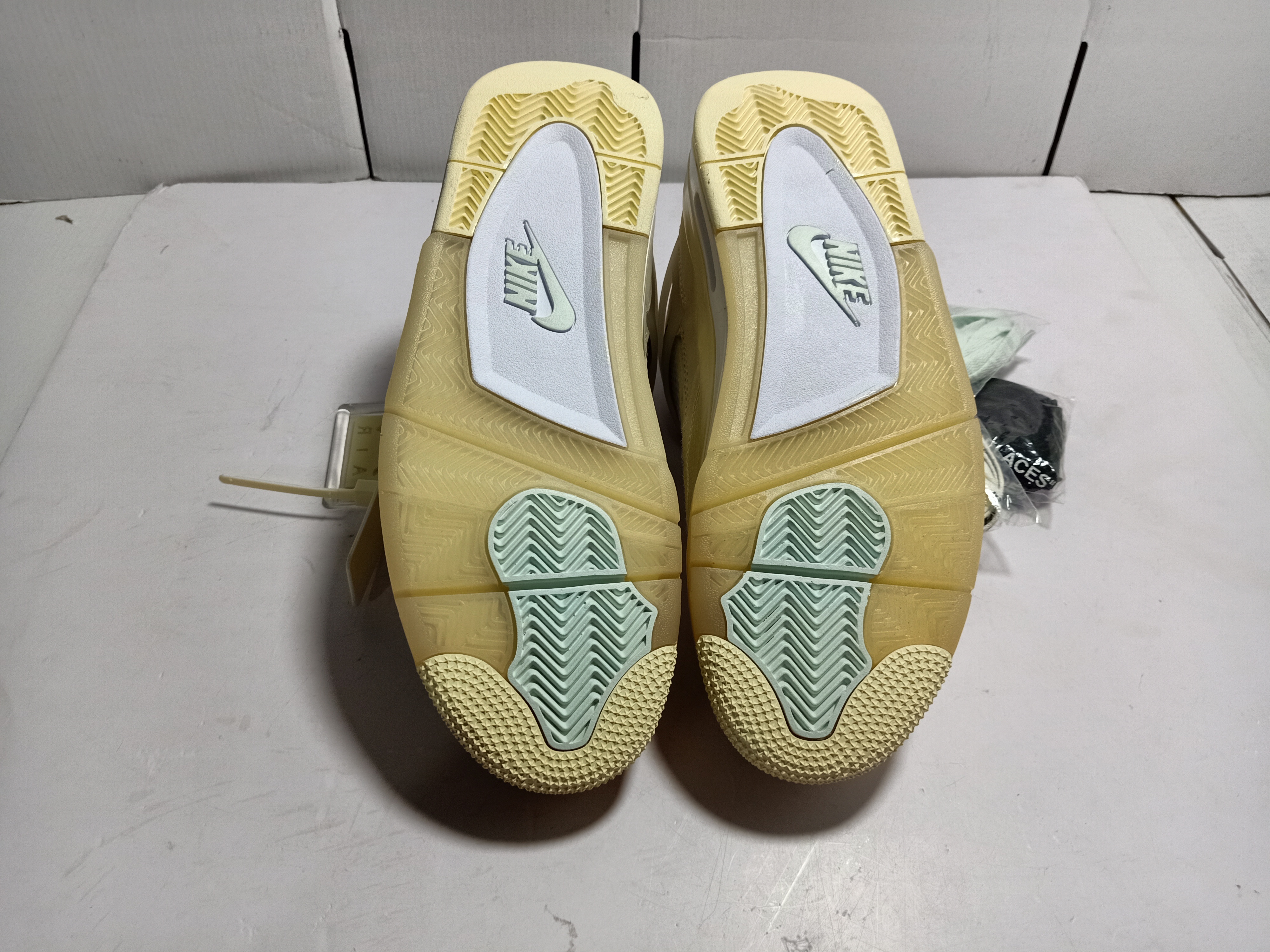 Og Tony Air Jordan 4 Retro Off-White Sail (W) CV9388-100 review 5