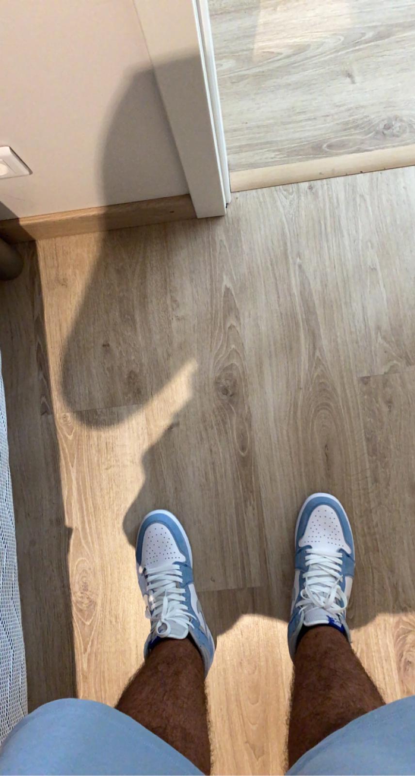 Og Tony Air Jordan 1 Retro High OG Hyper Royal 555088-402 review scereen