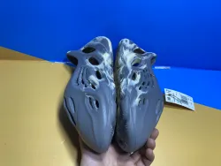 Yeezy Foam Runner MXT Moon Grey GV7904 review Ogtony，ogtony，TonyShoes，Tonyshoe，tonyshoes，tonyshoe 03