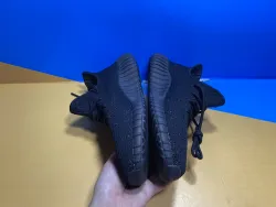 Yeezy Boost 350 V2 Core Black Red BY9612 review Ogtony，ogtony，TonyShoes，Tonyshoe，tonyshoes，tonyshoe 04