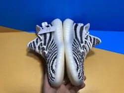 Yeezy Boost 350 V2 Zebra CP9654 review Ogtony，ogtony，TonyShoes，Tonyshoe，tonyshoes，tonyshoe 07