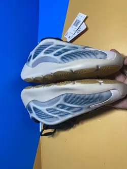 Yeezy 700 V3 “Kyanite” GY0260 review Ogtony，ogtony，TonyShoes，Tonyshoe，tonyshoes，tonyshoe 04