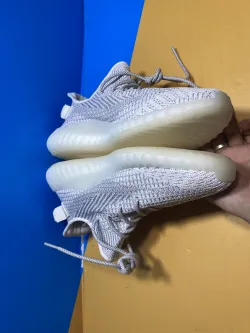 Yeezy Boost 350 V2 Static Reflective EF2367 review Ogtony，ogtony，TonyShoes，Tonyshoe，tonyshoes，tonyshoe 04