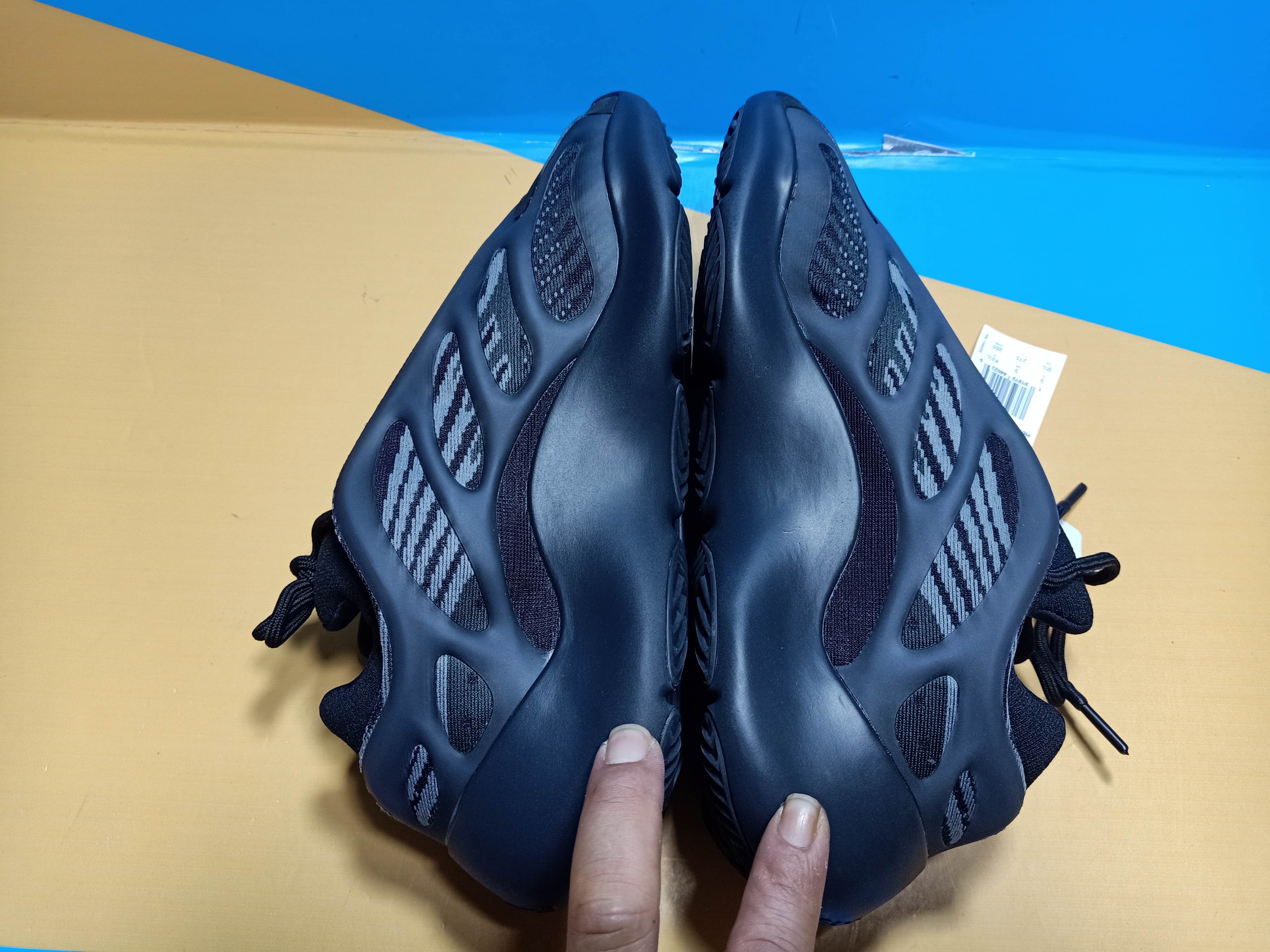 Yeezy 700 V3 Alvah H67799 review Ogtony，ogtony，TonyShoes，Tonyshoe，tonyshoes，tonyshoe 06