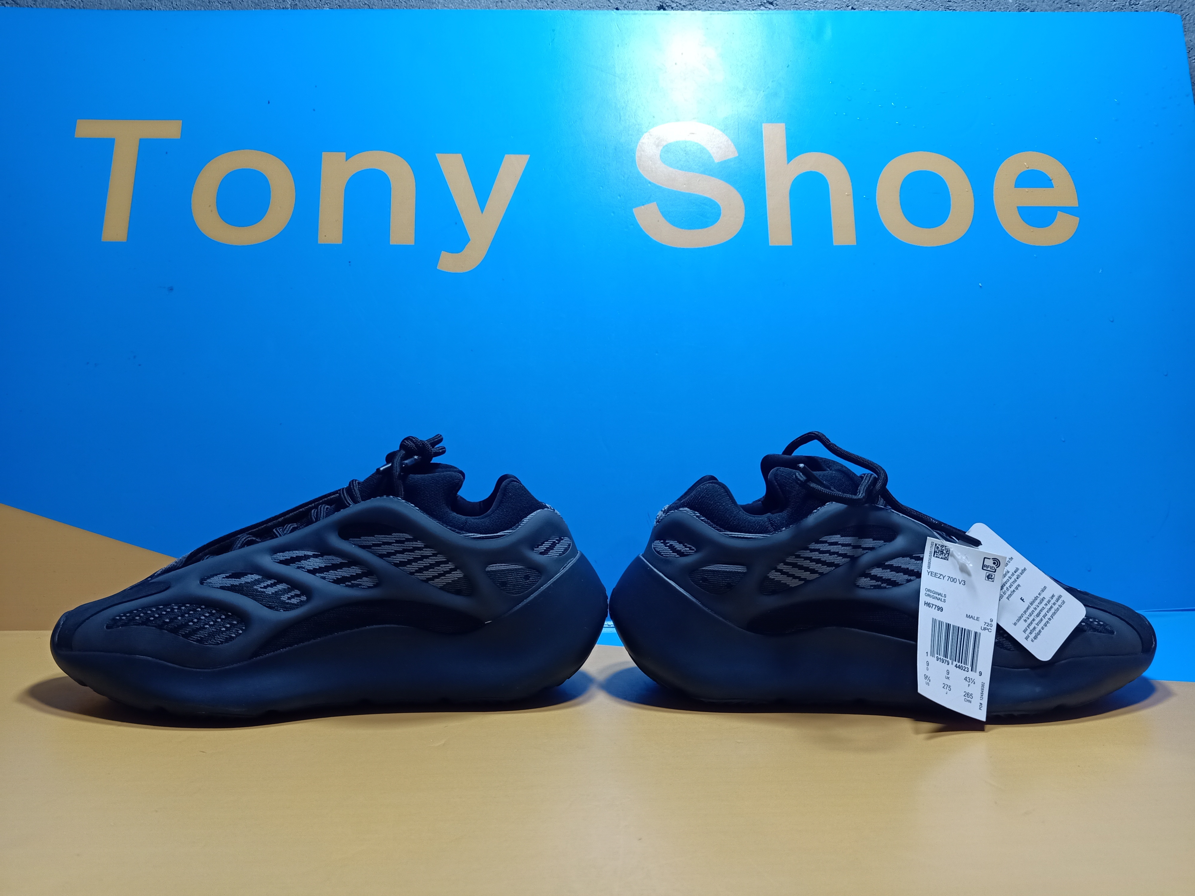 Yeezy 700 V3 Alvah H67799 review Ogtony，ogtony，TonyShoes，Tonyshoe，tonyshoes，tonyshoe 07
