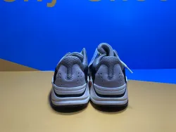 Yeezy Boost 700 Wave Runner Solid Grey  B75571 review Ogtony，ogtony，TonyShoes，Tonyshoe，tonyshoes，tonyshoe 02