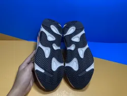 Yeezy Boost 700 Wave Runner Solid Grey  B75571 review Ogtony，ogtony，TonyShoes，Tonyshoe，tonyshoes，tonyshoe 06