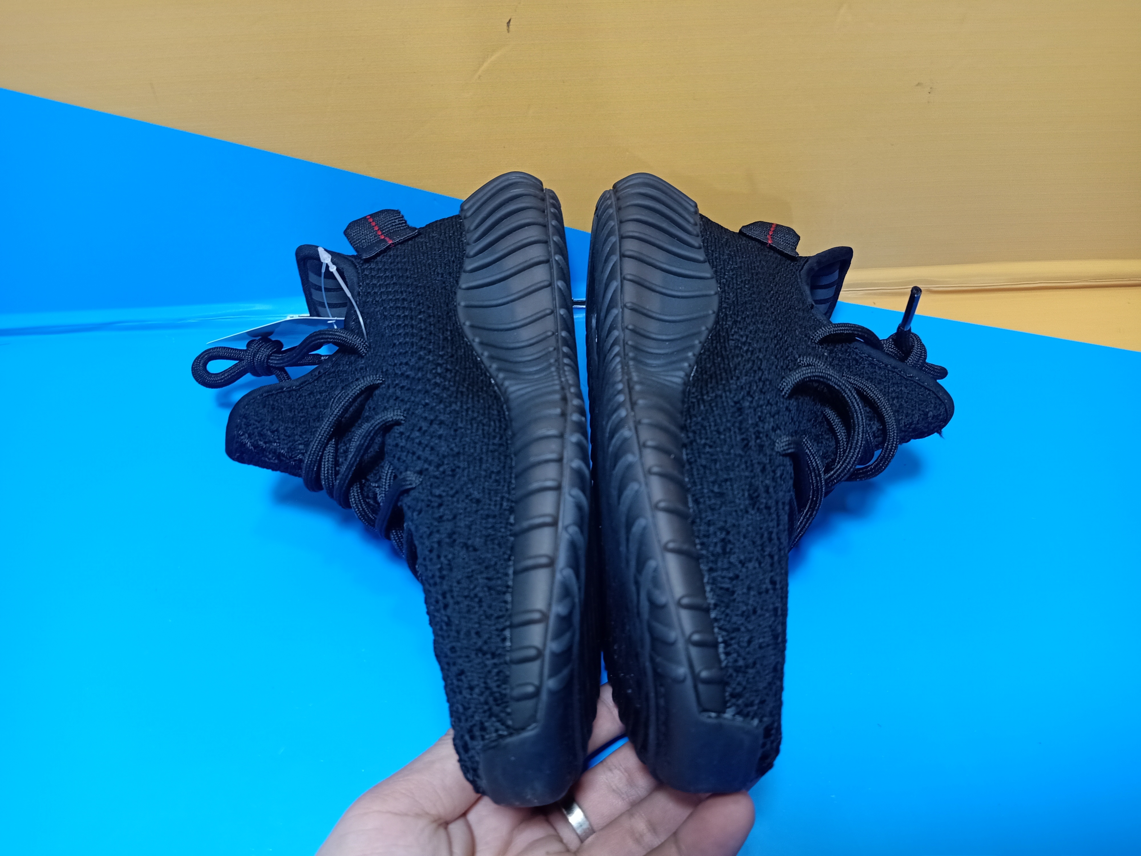 Yeezy Boost 350 V2 Bred CP9652 review Ogtony，ogtony，TonyShoes，Tonyshoe，tonyshoes，tonyshoe 04