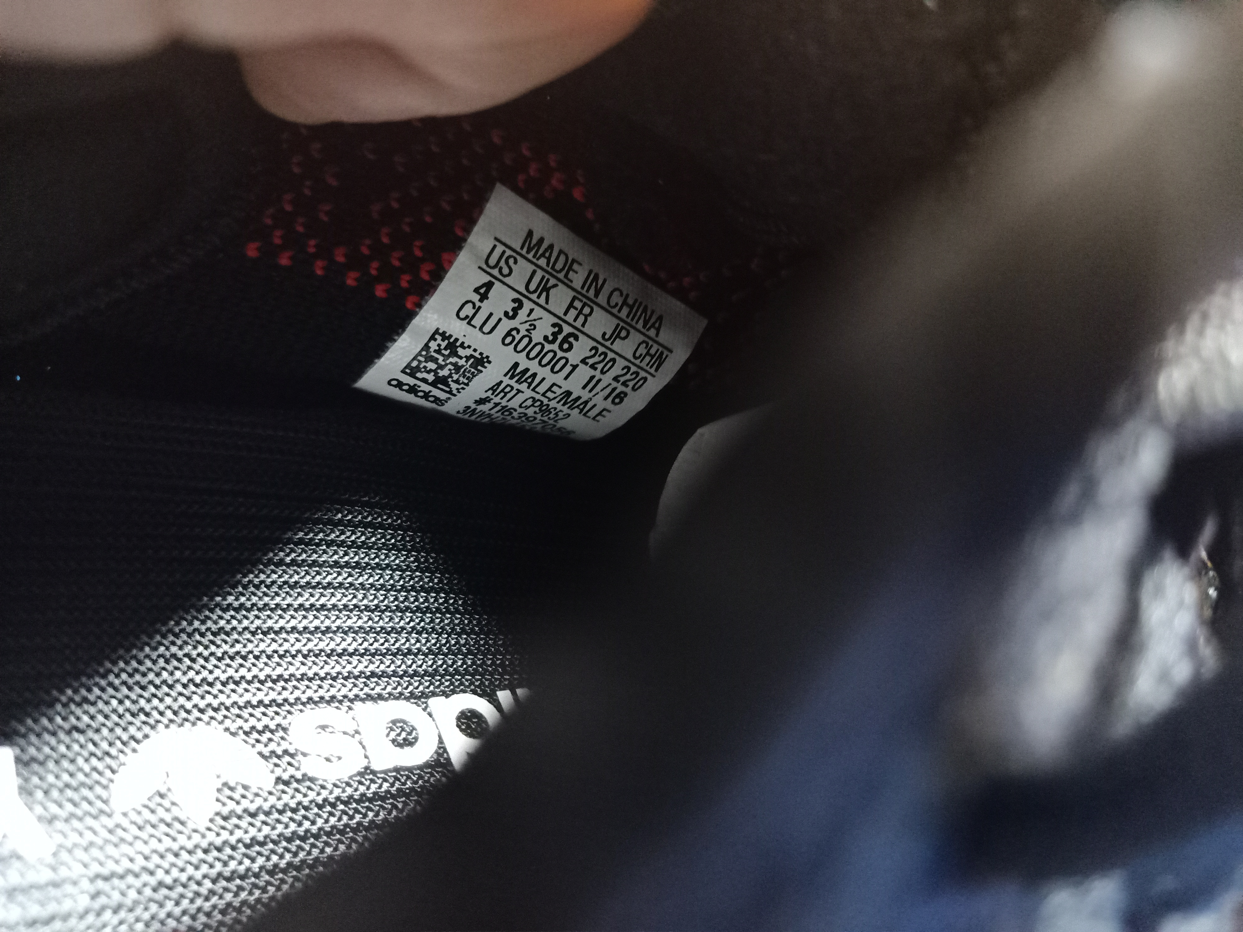 Yeezy Boost 350 V2 Bred CP9652 review Ogtony，ogtony，TonyShoes，Tonyshoe，tonyshoes，tonyshoe 07