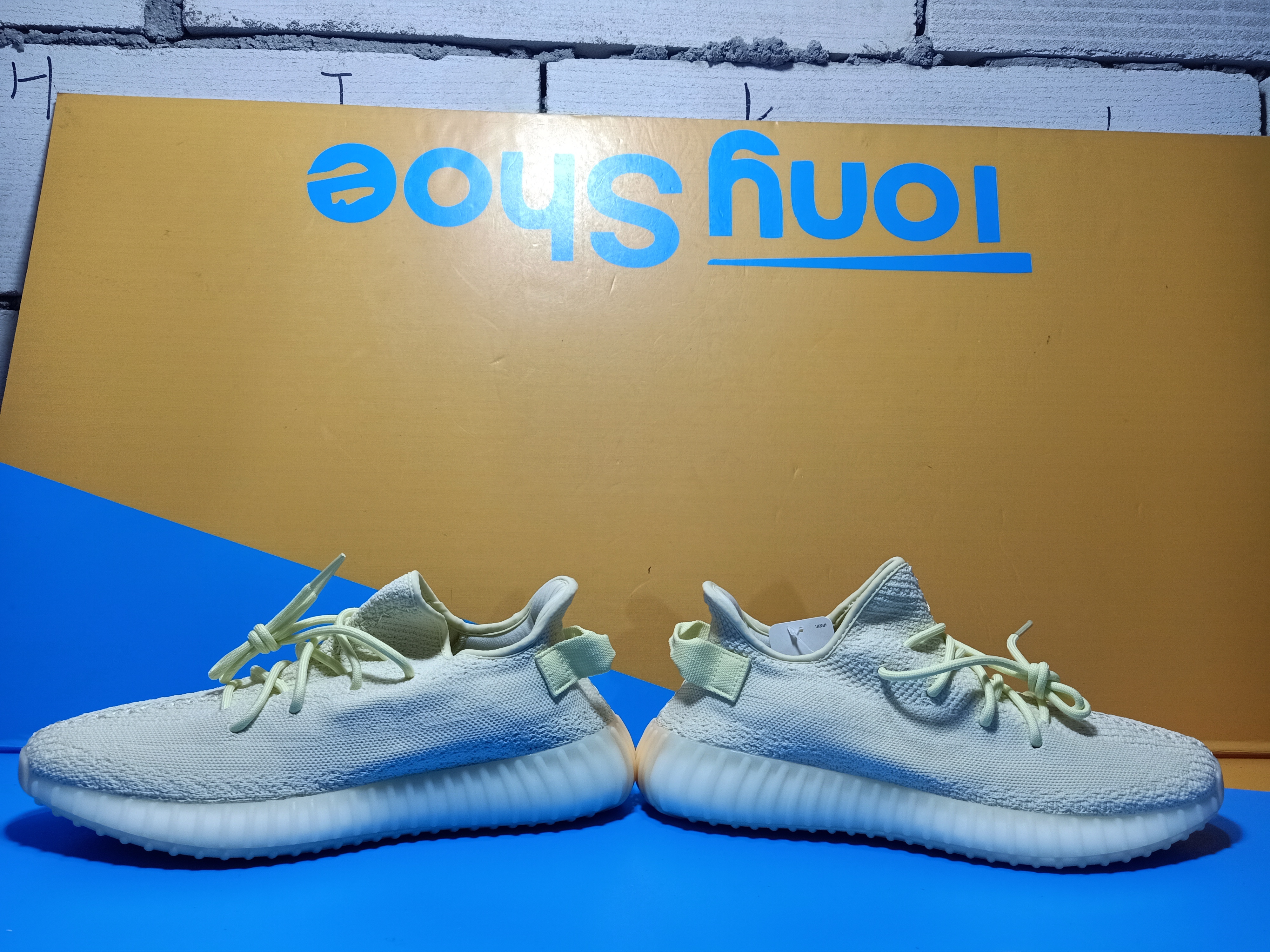 Yeezy Boost 350 V2 Butter F36980 review Ogtony，ogtony，TonyShoes，Tonyshoe，tonyshoes，tonyshoe 09