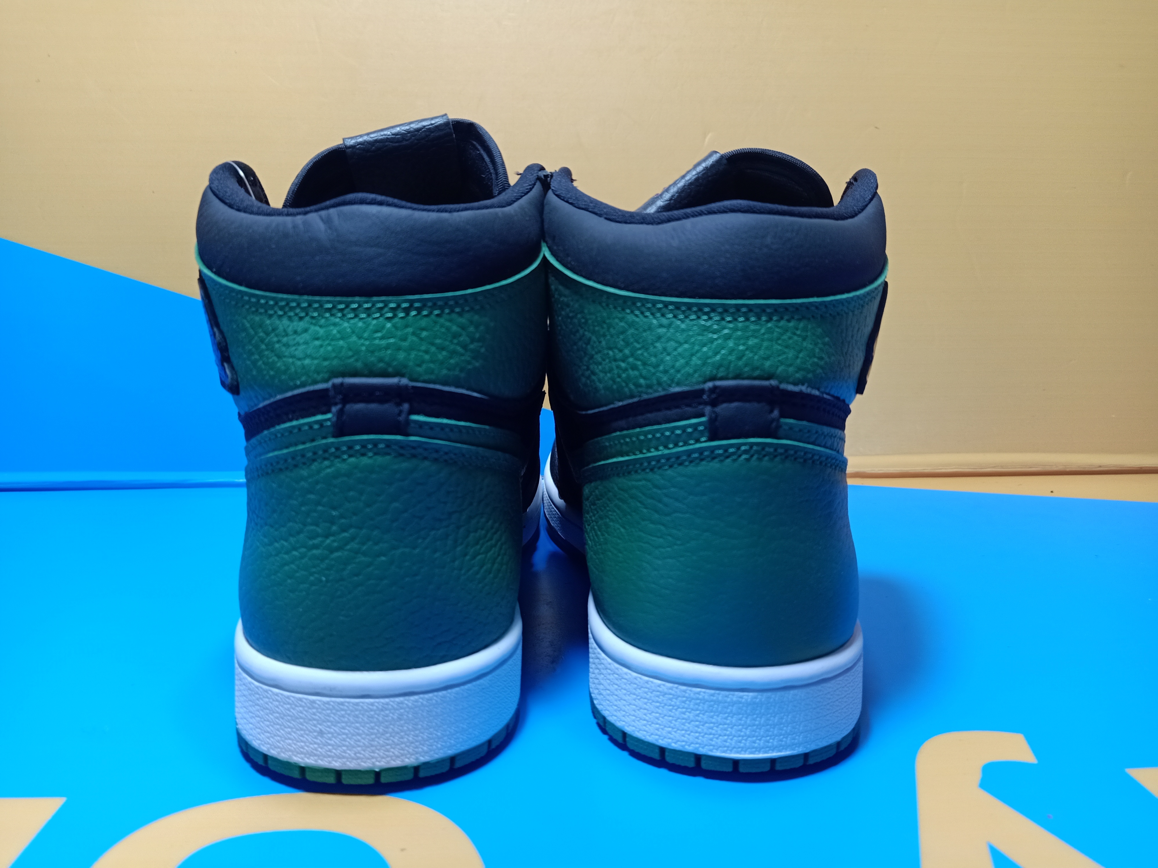 Og Tony Air Jordan 1 Retro High Pine Green Black 555088-030 review Ogtony，ogtony，TonyShoes，Tonyshoe，tonyshoes，tonyshoe 02