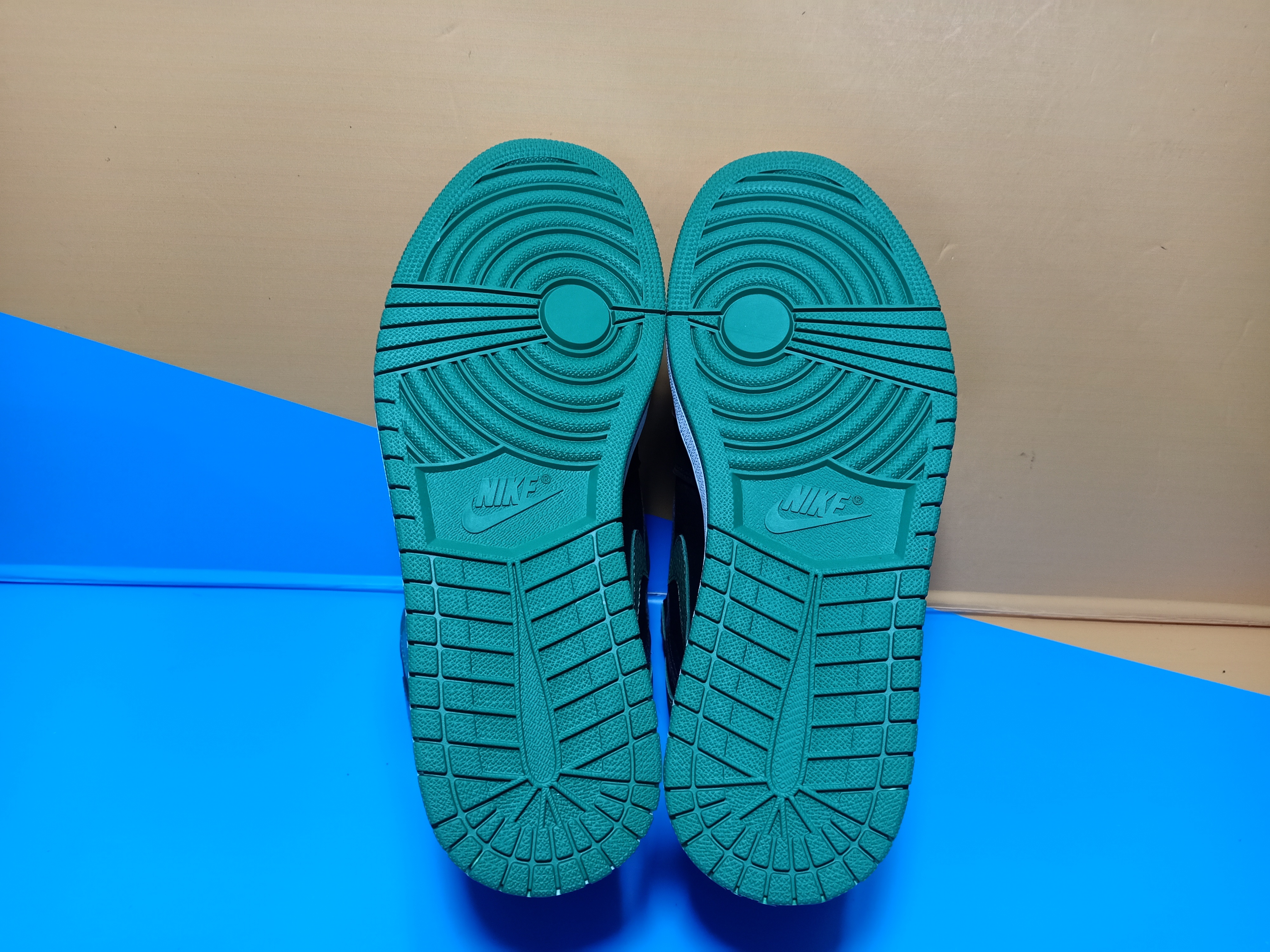 Og Tony Air Jordan 1 Retro High Pine Green Black 555088-030 review Ogtony，ogtony，TonyShoes，Tonyshoe，tonyshoes，tonyshoe 04