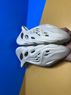 Yeezy Foam Runner Ararat G55486 review Ogtony，ogtony，TonyShoes，Tonyshoe，tonyshoes，tonyshoe 05