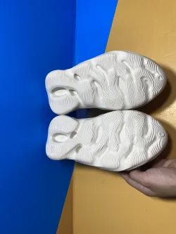 Yeezy Foam Runner Ararat G55486 review Ogtony，ogtony，TonyShoes，Tonyshoe，tonyshoes，tonyshoe 06
