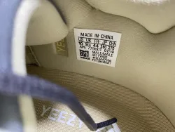Yeezy Boost 700 Magnet  FV9922 review Ogtony，ogtony，TonyShoes，Tonyshoe，tonyshoes，tonyshoe 07