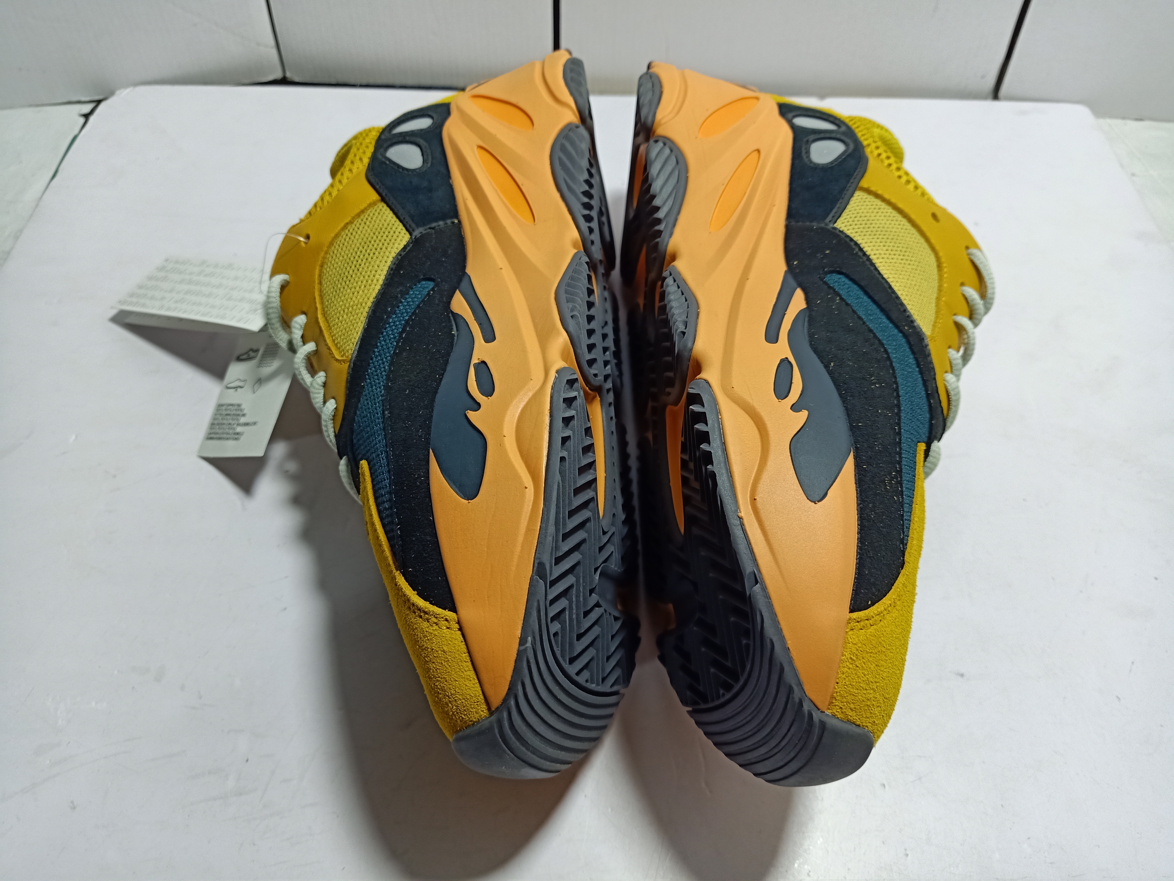 Yeezy Boost 700 “SUN"  GZ6984 review tonyshoe10 04