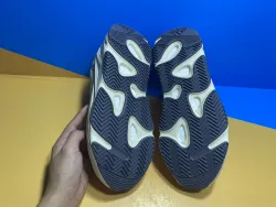 Yeezy 700 V2 Static EF2829 review Ogtony，ogtony，TonyShoes，Tonyshoe，tonyshoes，tonyshoe 05