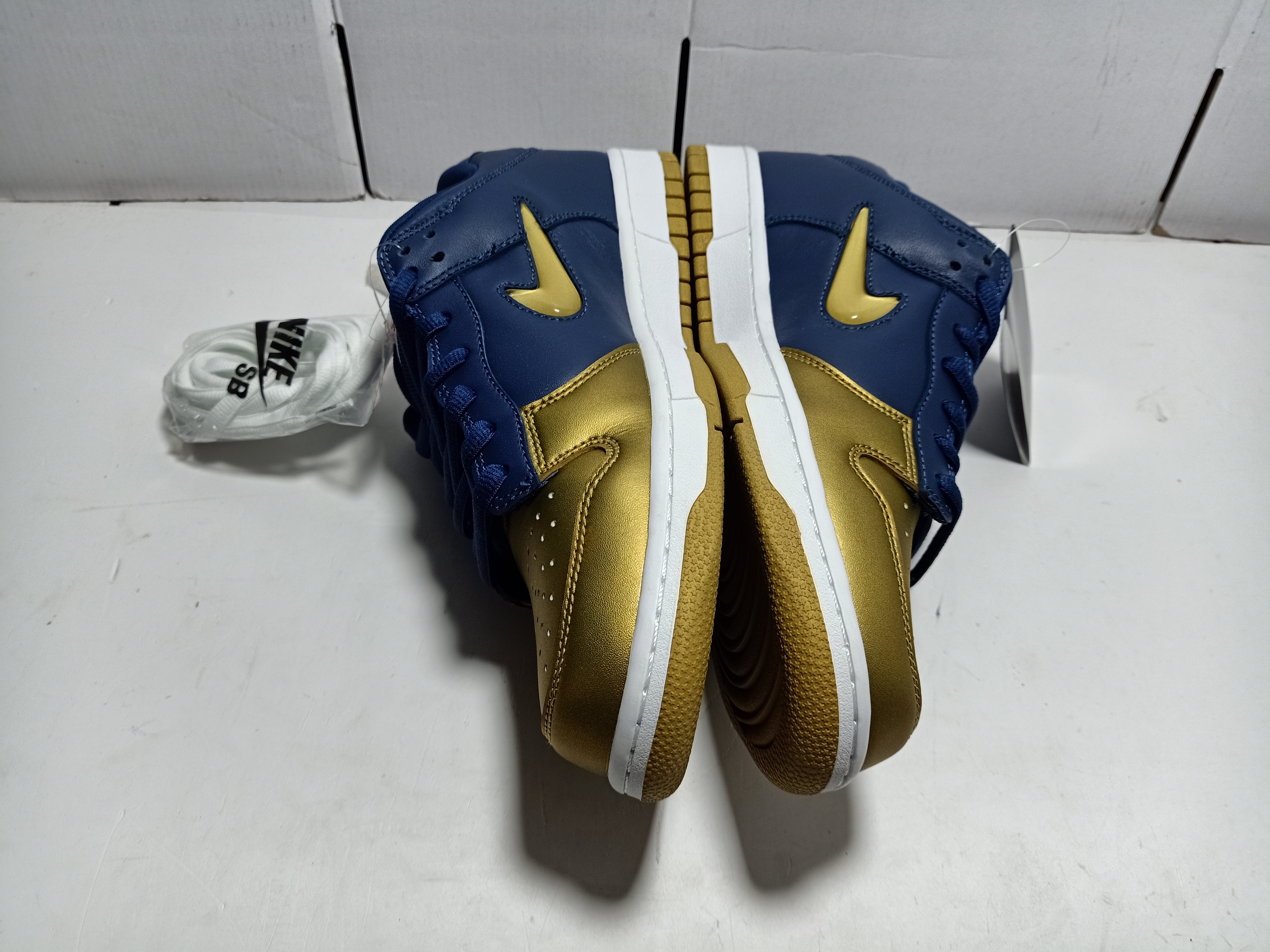 Nike SB Dunk Low Supreme Jewel Swoosh Gold CK3480-700 review Ogtony，ogtony，TonyShoes，Tonyshoe，tonyshoes，tonyshoe 04