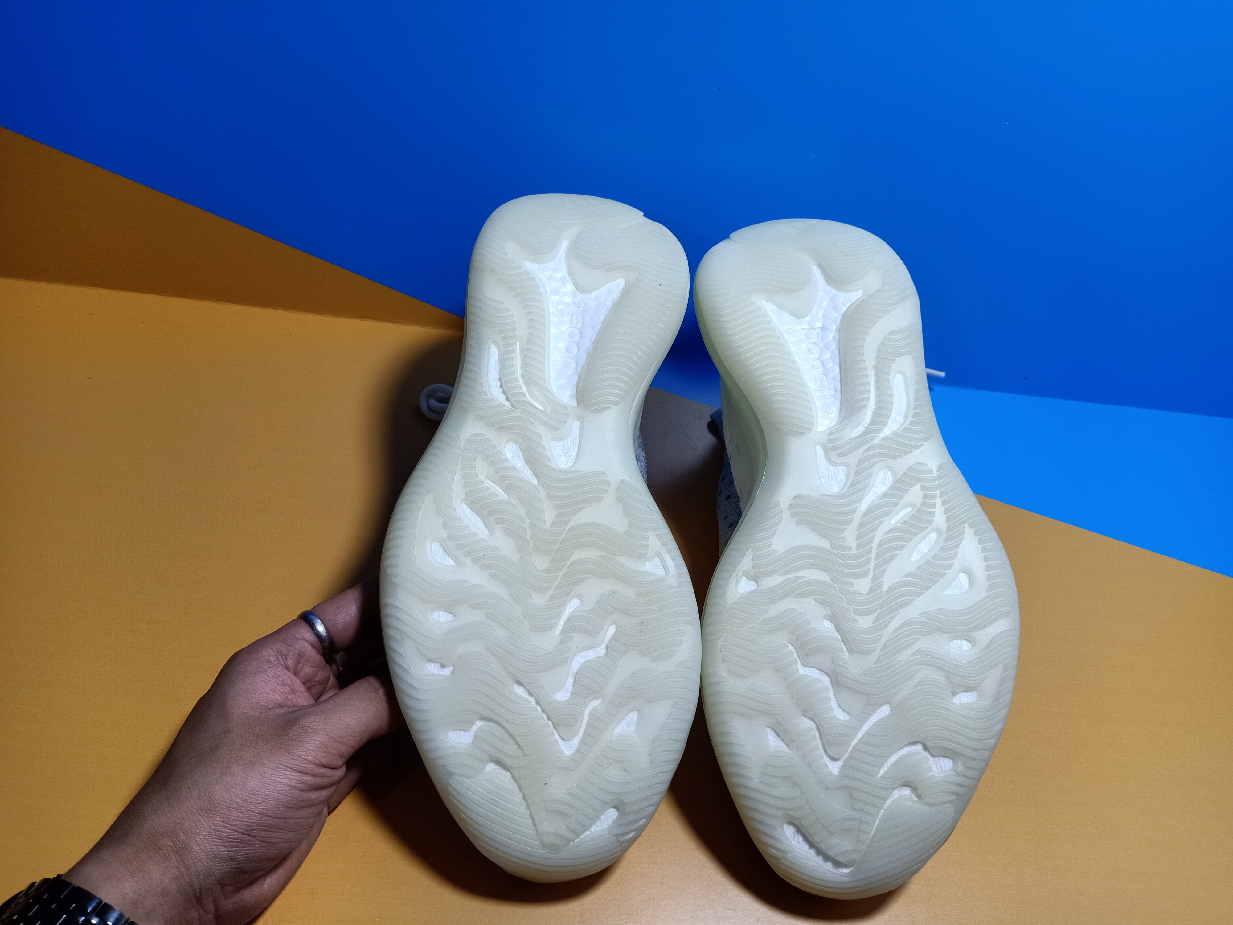 Yeezy Boost 380 Alien  FV3260 review Ogtony，ogtony，TonyShoes，Tonyshoe，tonyshoes，tonyshoe 06