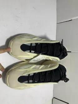 Yeezy 700 V3 Azael FW4980 review tonyshoe10 03