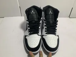 Air Jordan 1 Mid White Black 554724-113 review tonyshoe10 03