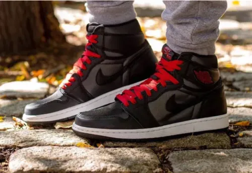 This pair of AJ1 silk and satin + black and red!