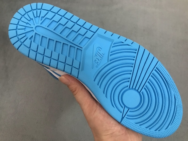 Jordan 1 Retro UNC