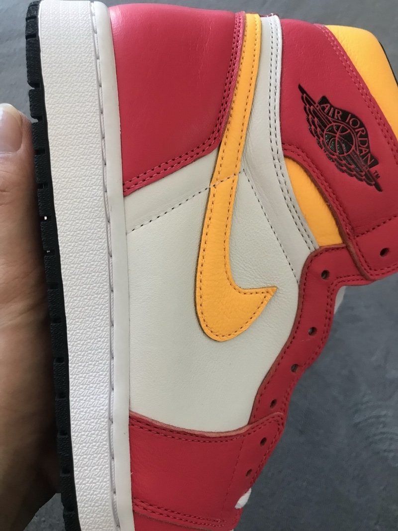 Jordan 1 Retro High OG Light Fusion Red