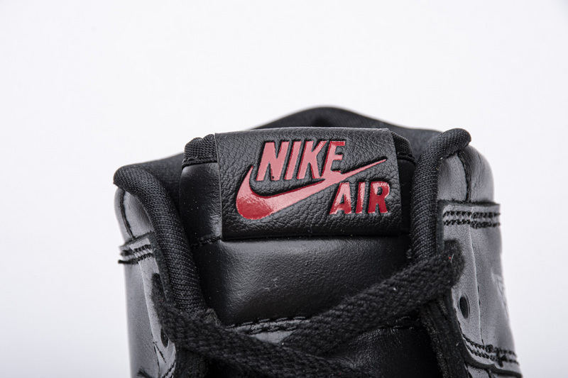 Jordan 1 Retro High OG Defiant Couture
