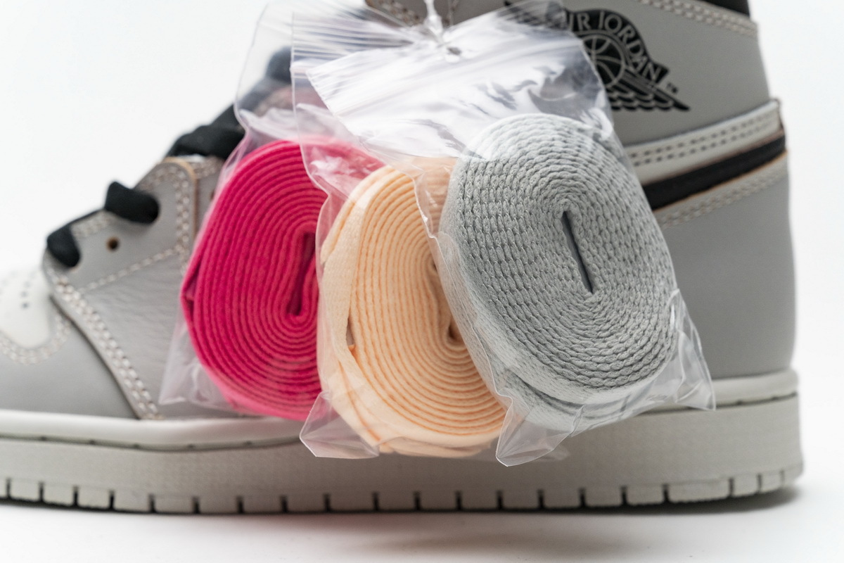 Jordan 1 Retro High OG Defiant SB NYC to Paris