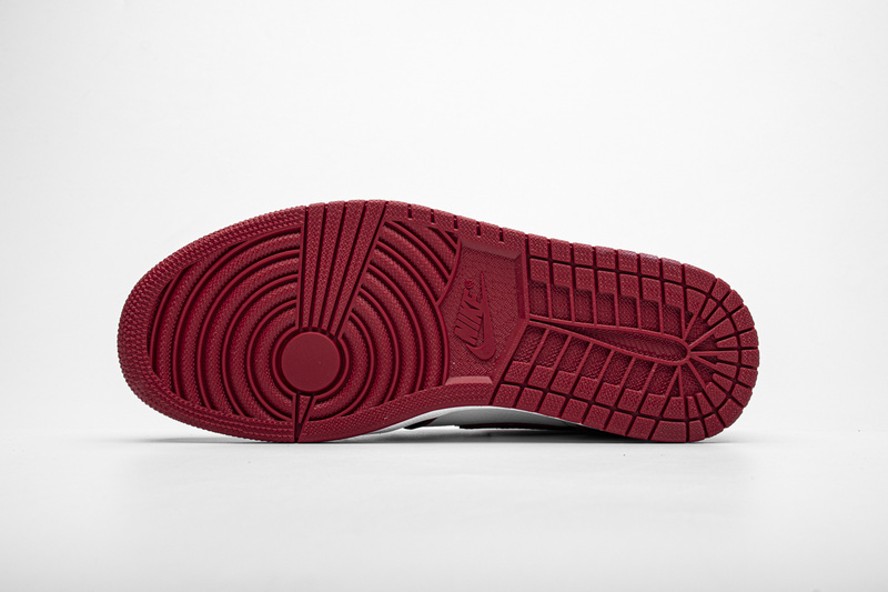 Jordan 1 Retro High Bloodline
