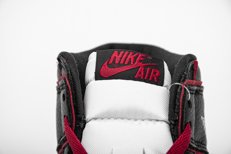 Jordan 1 Retro High Bloodline
