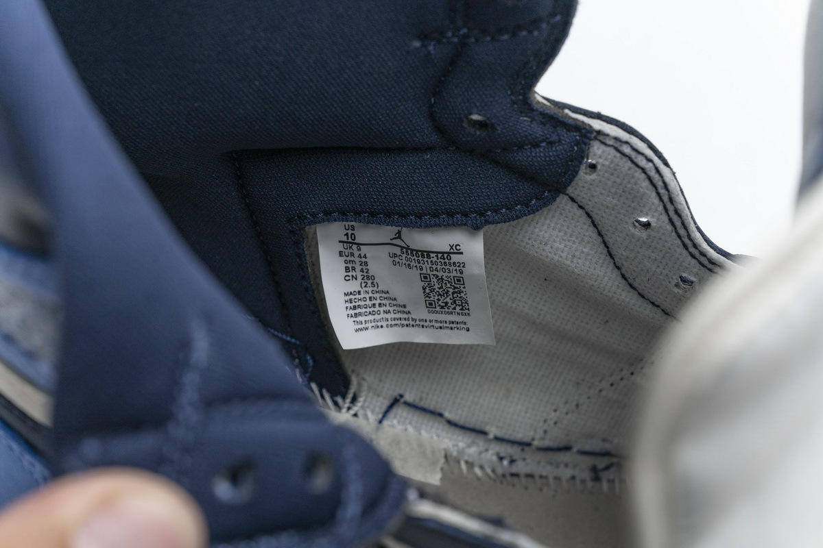 Jordan 1 Retro High Obsidian UNC