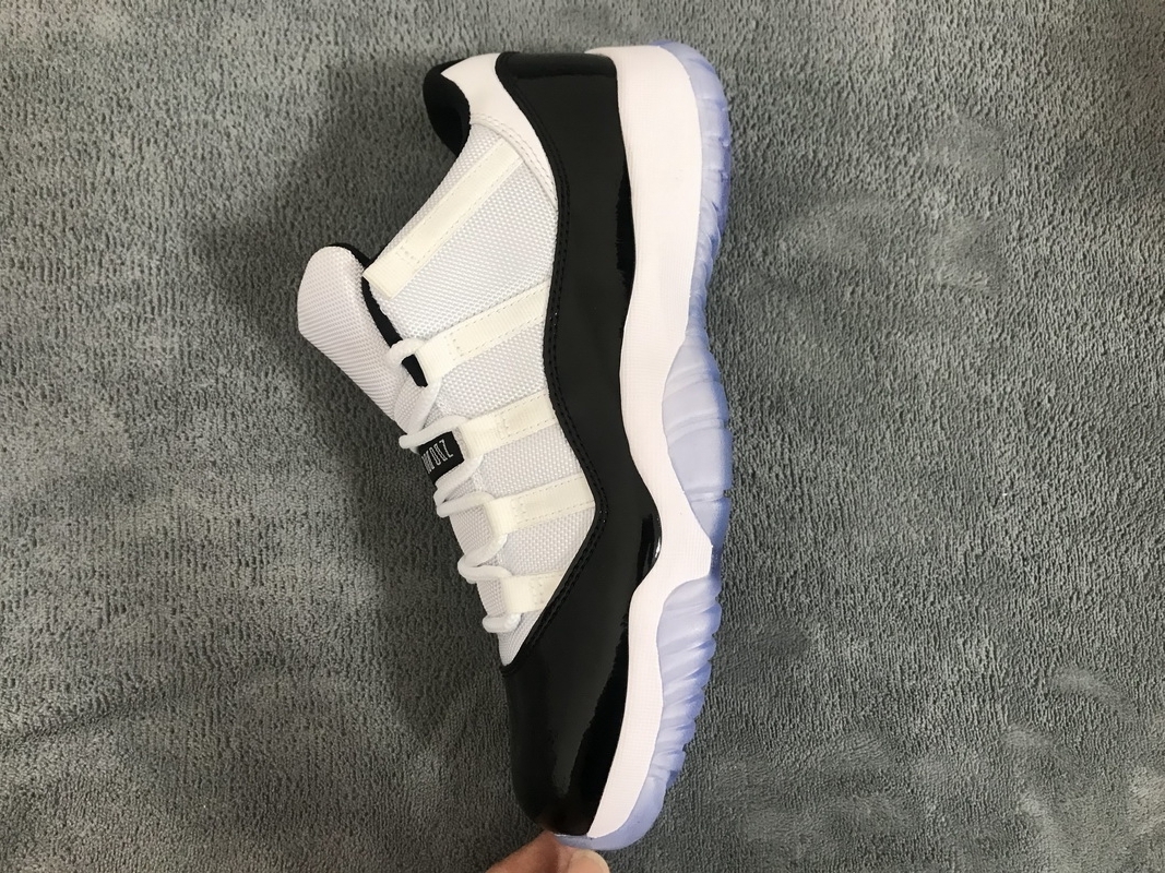 Jordan 11 Retro Low Concord
