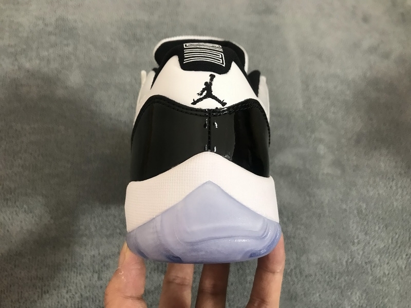 Jordan 11 Retro Low Concord