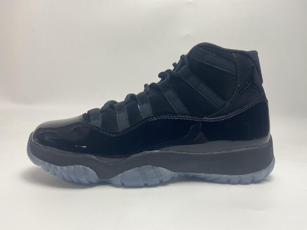Jordan 11 Retro Cap and Gown