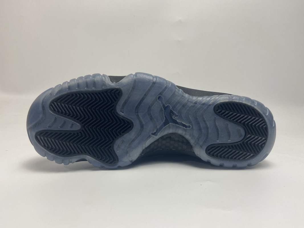 Jordan 11 Retro Cap and Gown