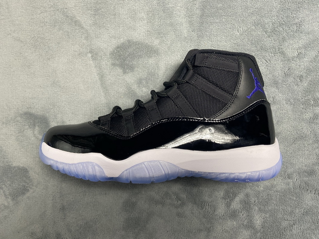 Jordan 11 Retro Space Jam (2016)