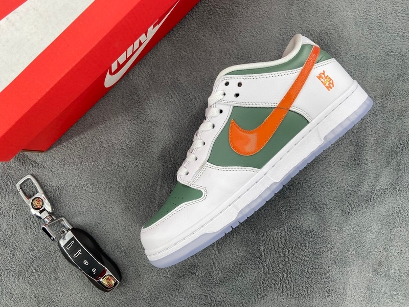 Nike Dunk Low SE NY vs. NY (Mid Quality)