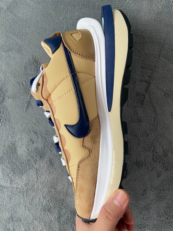 Nike Vaporwaffle sacai Sesame Blue Void