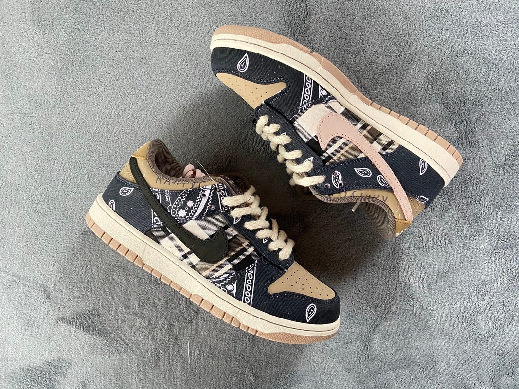 Nike SB Dunk Low Travis Scott (Special Box) (Cheap Sneakers)